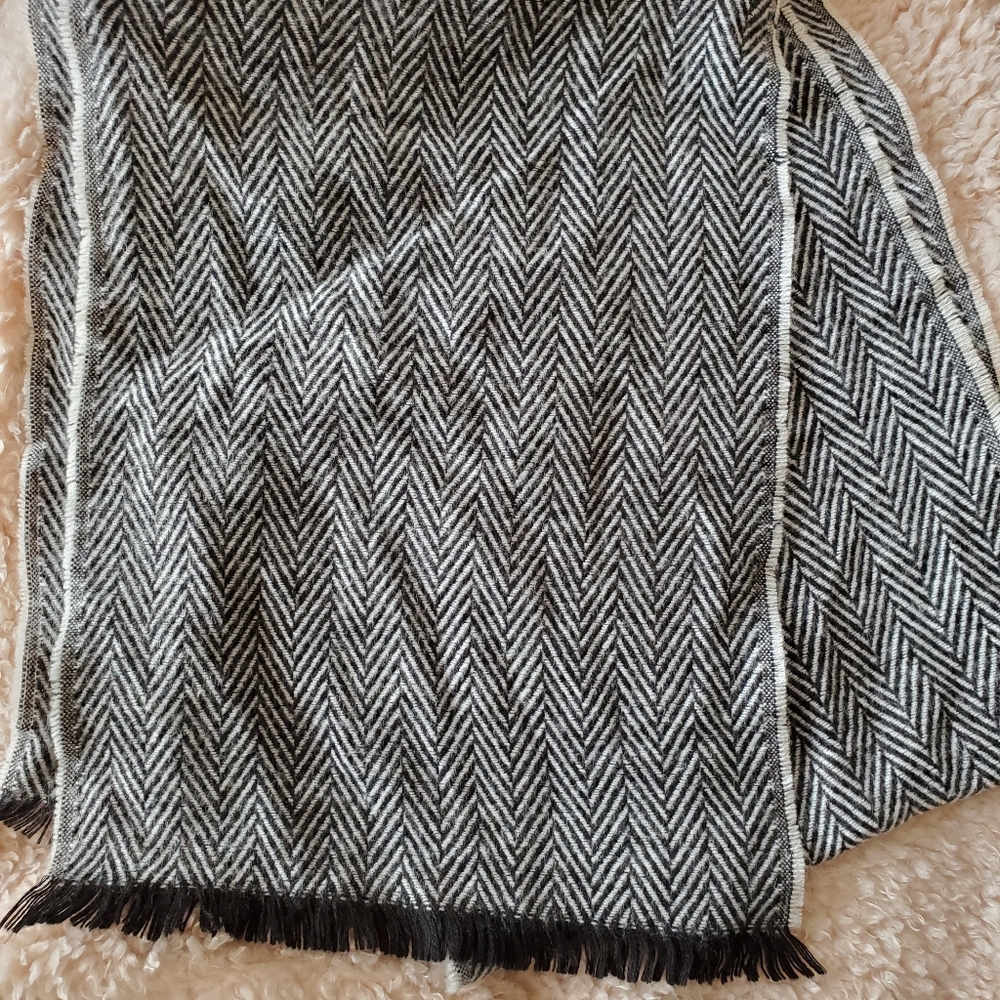 Black and White Chevron print scarf